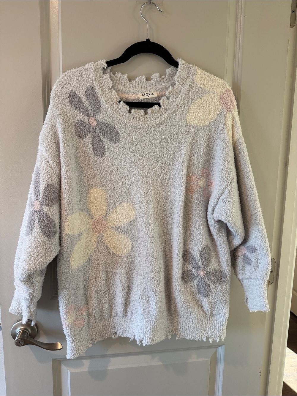 Storia Light Gray Plush Floral Crewneck Sweater with Pastel Blooms